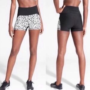 Athleta Black & White Spotted Stealth Shorts Size Medium